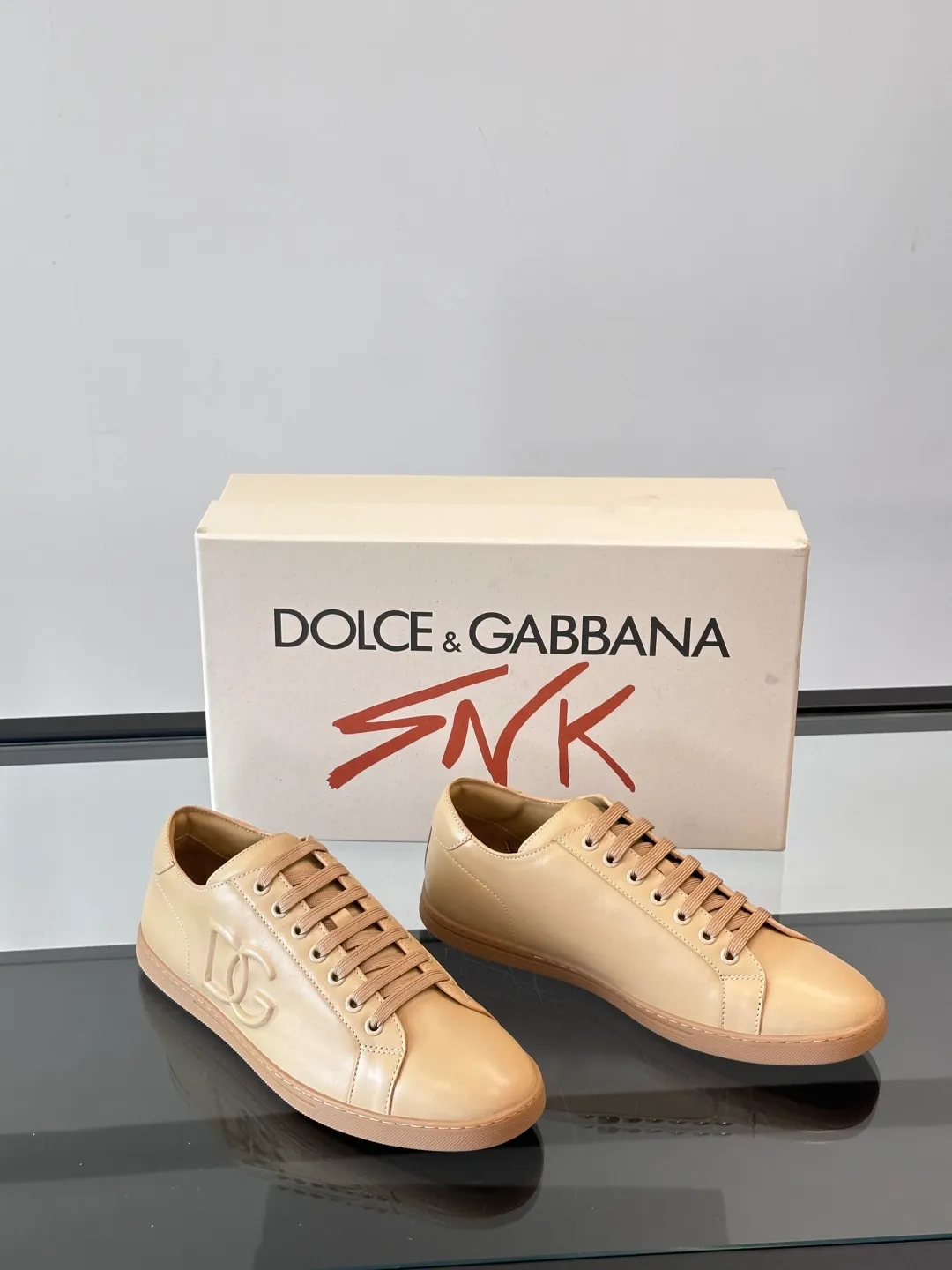 Men's shoes 💰p400 "DG" Dolce & Gabbana fashion casual shoes, high-end boutique men's casual sports shoes! Imported first layer cowhide. The contrasting color design attracts the eye, and the brand logo decoration on the tongue is exquisite and luxurious, super A level! Compared with the genuine product at the counter, the version is no worse at all! size: 38-44 (45 customized)